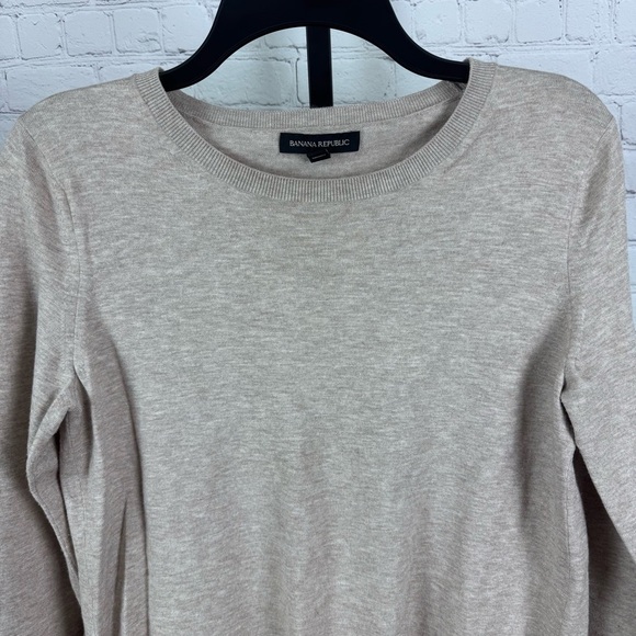 Banana Republic Beige Ruffle Sweater Size Small - Picture 4 of 5